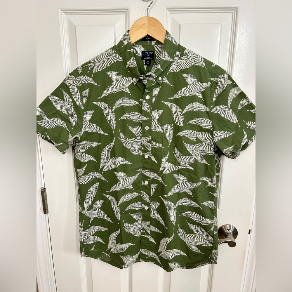 J. Crew Green & Ivory Leaf Pattern Men's Short Sleeve Button Front Shirt Med